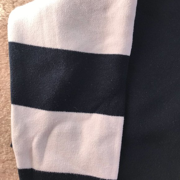 Cropped Navy Stripe Sweater - Picture 3 of 3